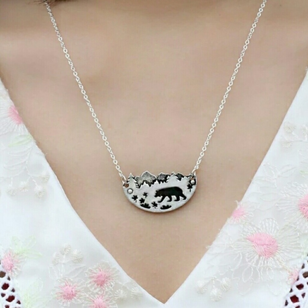 Rustic Pendant Necklace Bear Edition